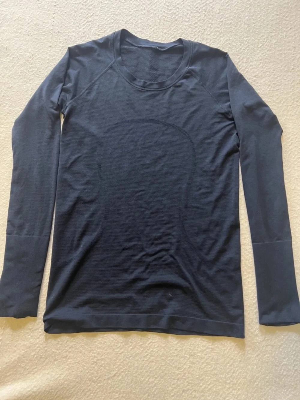 Lululemon Womens dark Blue Seamless Stretch crew neck long sleeve MISSING TAG